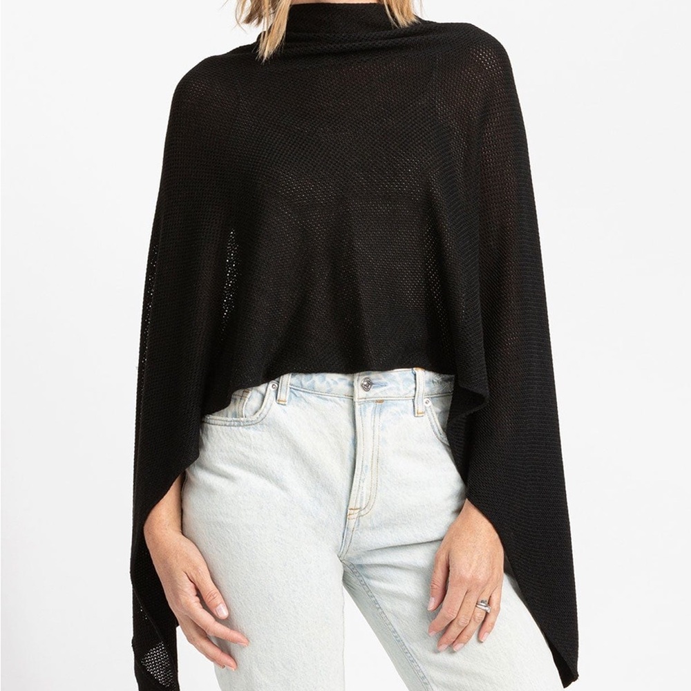 Maternity Nursing Cocoon by We Are Amma in BLACK